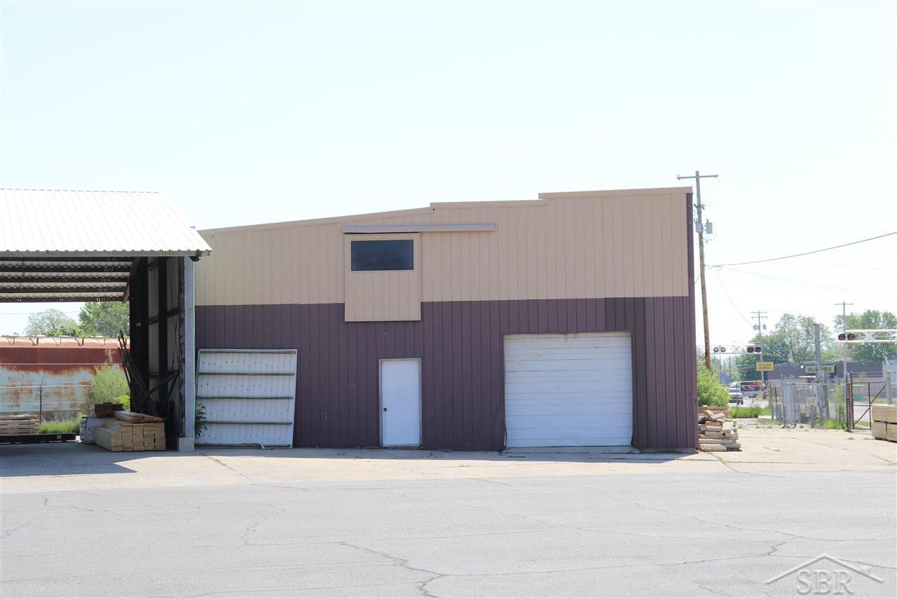 420 W 5th St, Clare, MI 48617
